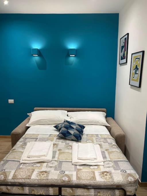 Bayres Blue Apartment Милано Екстериор снимка