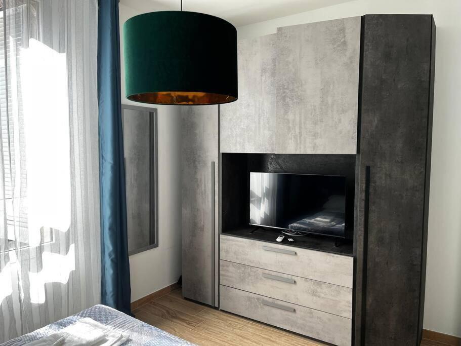 Bayres Blue Apartment Милано Екстериор снимка